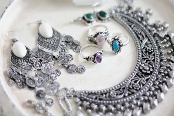 Metals suitable for making jewelry (4)